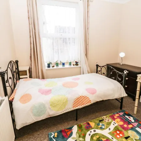 14 Clark Street * Scarborough
