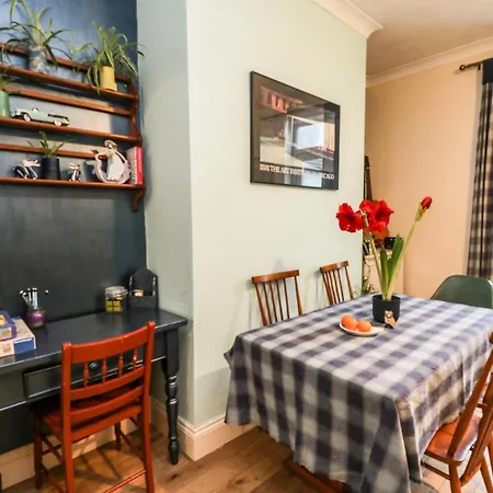 14 Clark Street * Scarborough